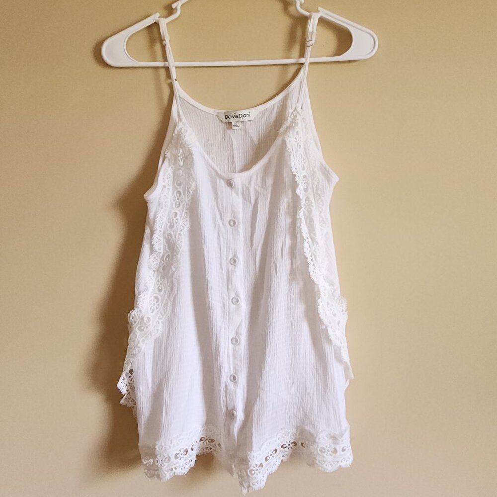 Davi & Dani White Top With Lace Size Small - Picture 1 of 6